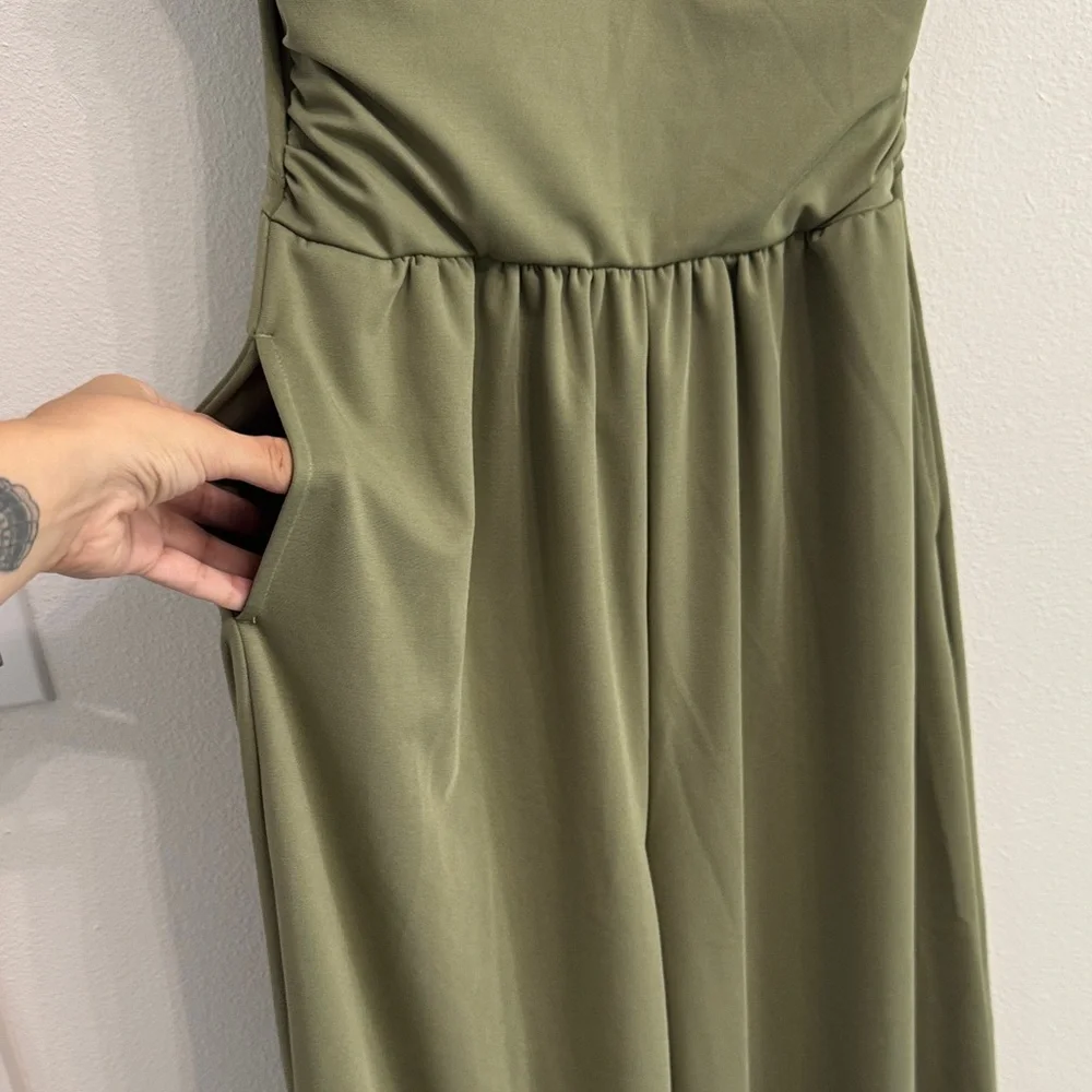 HALARA Sleeveless Olive Green V-Neck forming Jumpsuit size SMALL - Picture 5 of 11